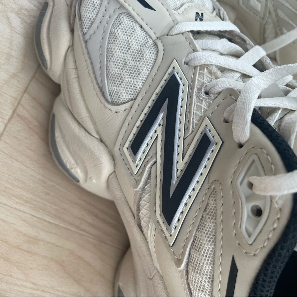 New Balance Cream and Black Sneakers - Picture 13 of 14